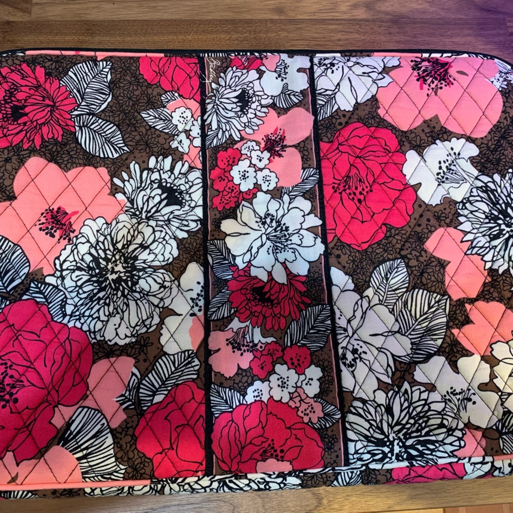 Vera Bradley zipped computer sleeve
